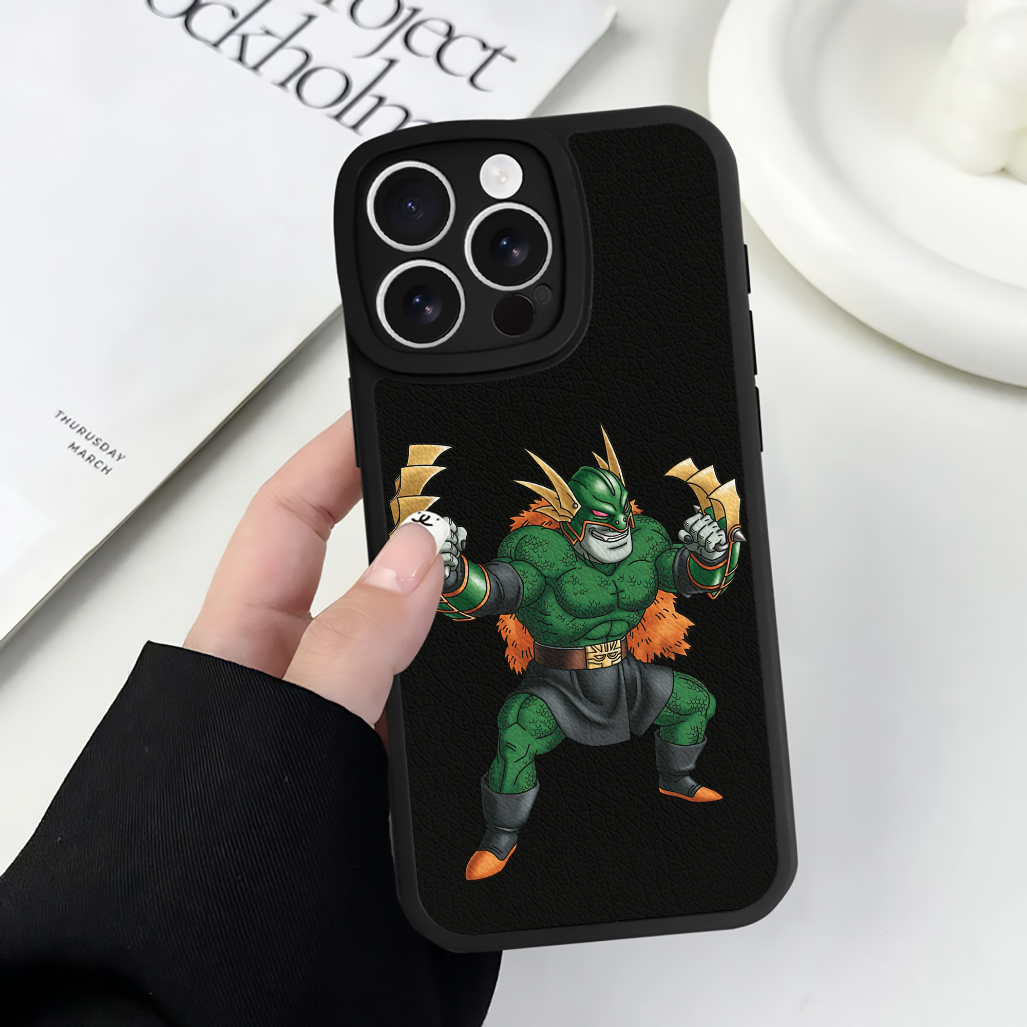 （画像用） ドラゴンクエスト Doragon Kuesuto Dragon Quest 【iPhone 16シリーズ対応】シリコンスマホケース（レザー調） 材質：シリコン
